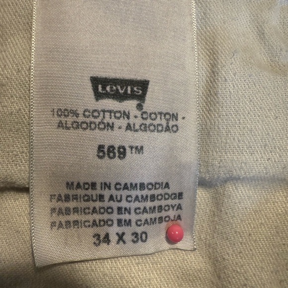 Levi's Relaxed Fit Medium Blue Jeans - Picture 7 of 7